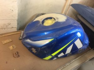 Suzuki GSXR750 fuel tank repair and respray Restoration - image 16