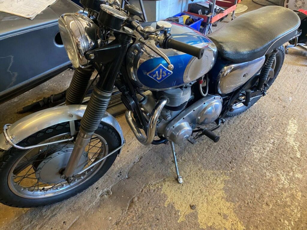 AJS